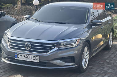 Седан Volkswagen Passat 2020 в Ромнах