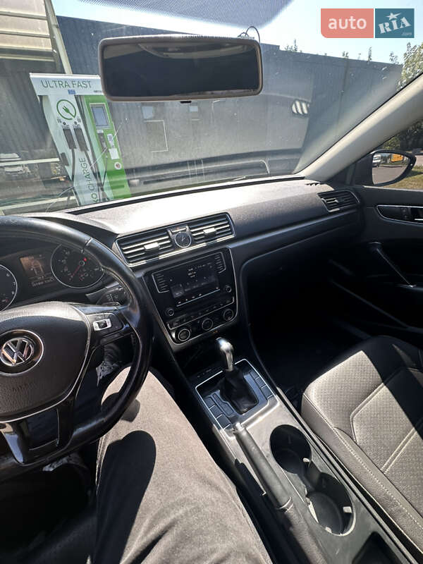 Седан Volkswagen Passat 2017 в Киеве фото 8 Седан Volkswagen Passat 2017 в Киеве
