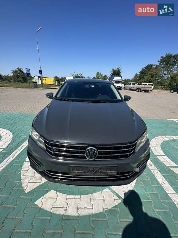 Седан Volkswagen Passat 2017 в Киеве фото 13 Седан Volkswagen Passat 2017 в Киеве