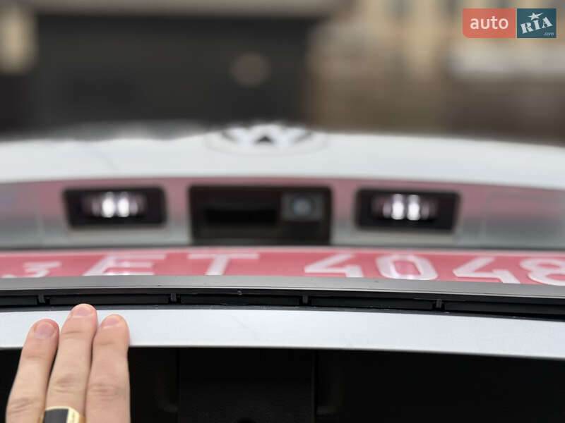 Універсал Volkswagen Passat 2012 в Тячеві