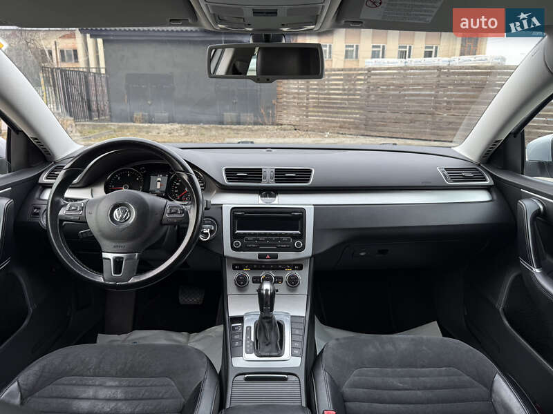 Універсал Volkswagen Passat 2012 в Тячеві