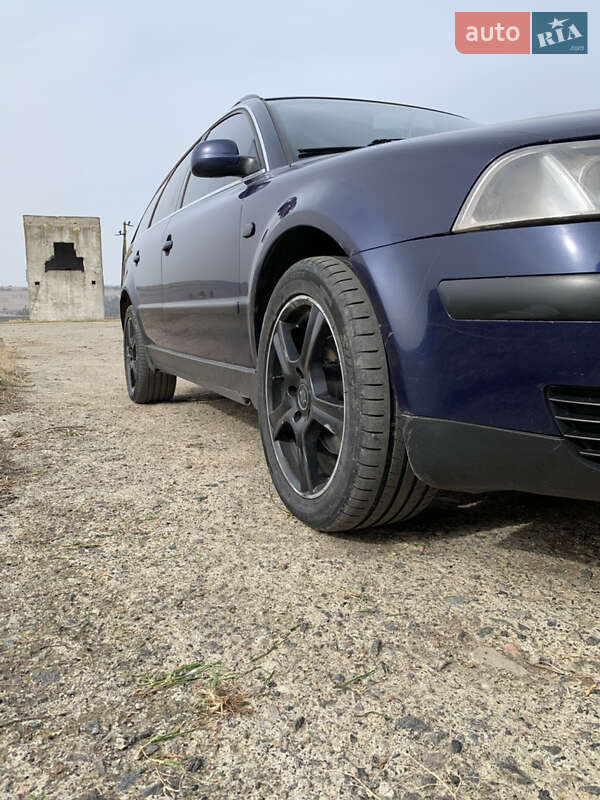 Универсал Volkswagen Passat 2001 в Болграде