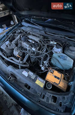 Седан Volkswagen Passat 1992 в 