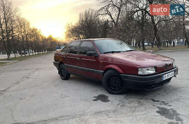 Седан Volkswagen Passat 1989 в Николаеве