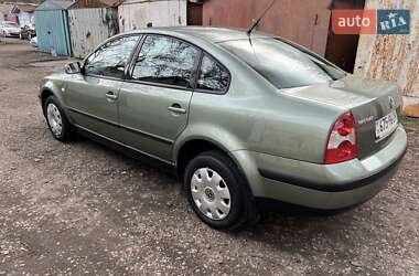 Седан Volkswagen Passat 2003 в Одесі