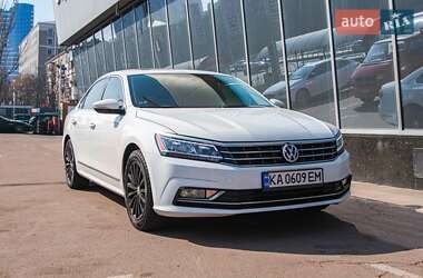 Седан Volkswagen Passat 2016 в Киеве