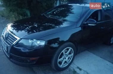 Универсал Volkswagen Passat 2006 в Николаеве