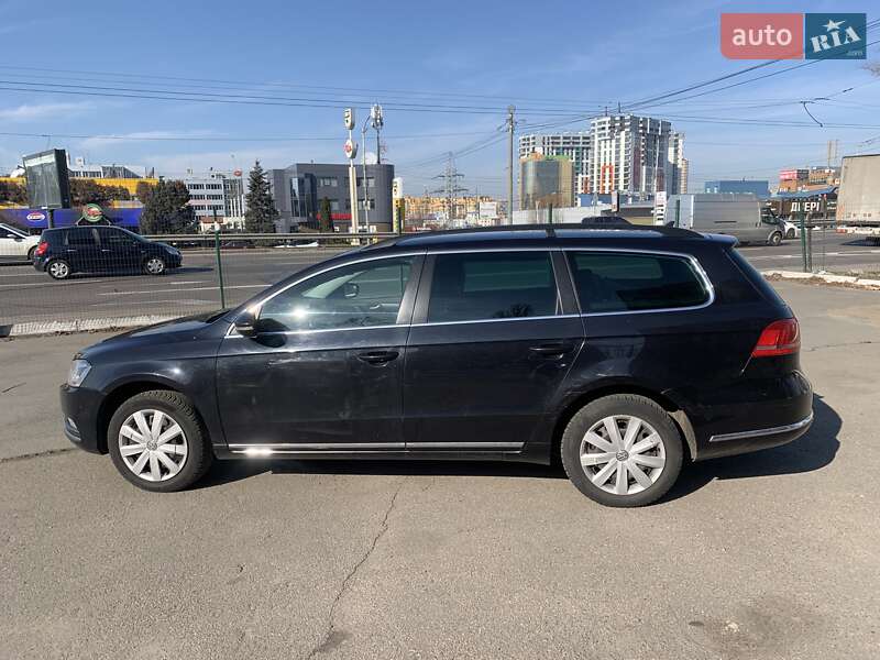 Универсал Volkswagen Passat 2012 в Киеве