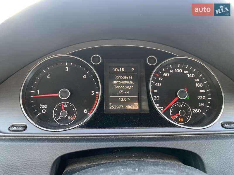 Универсал Volkswagen Passat 2012 в Киеве
