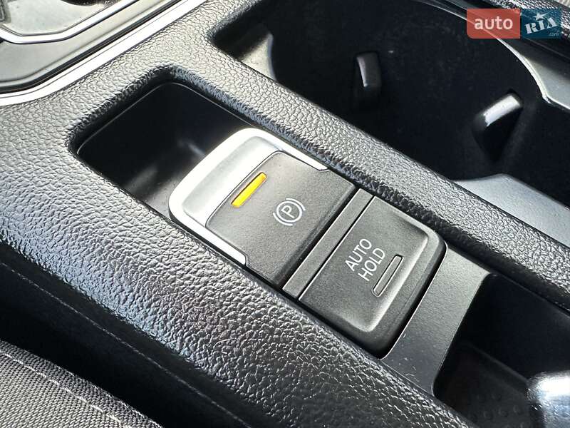 Універсал Volkswagen Passat 2017 в Рівному