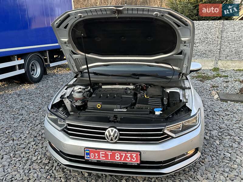 Універсал Volkswagen Passat 2017 в Рівному