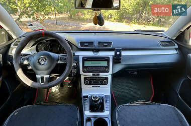 Универсал Volkswagen Passat 2011 в 