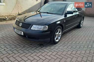 Седан Volkswagen Passat 2000 в Луцке