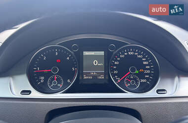 Седан Volkswagen Passat 2011 в 