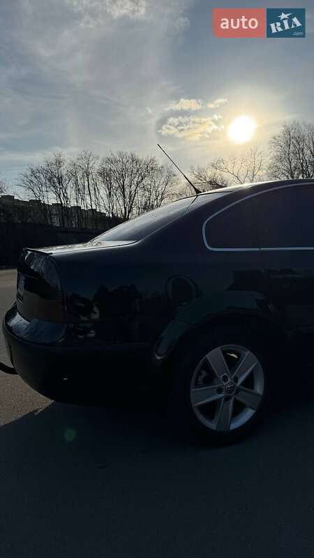 Седан Volkswagen Passat 2001 в Дніпрі