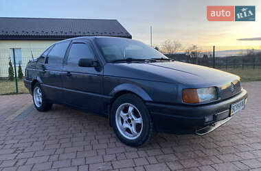 Седан Volkswagen Passat 1989 в Стрию