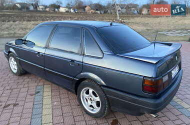 Седан Volkswagen Passat 1989 в Стрию