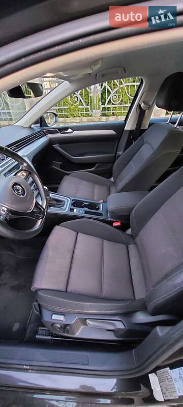 Універсал Volkswagen Passat 2016 в Івано-Франківську