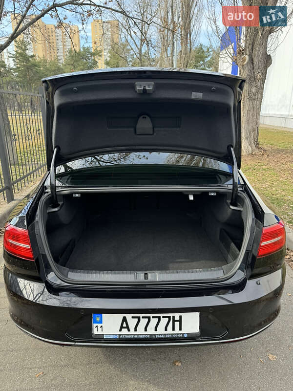 Седан Volkswagen Passat 2017 в Киеве