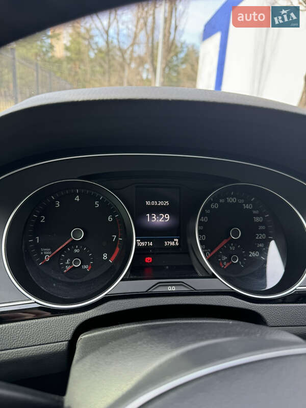 Седан Volkswagen Passat 2017 в Киеве