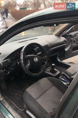 Седан Volkswagen Passat 1995 в 