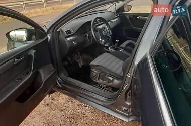 Універсал Volkswagen Passat 2011 в 