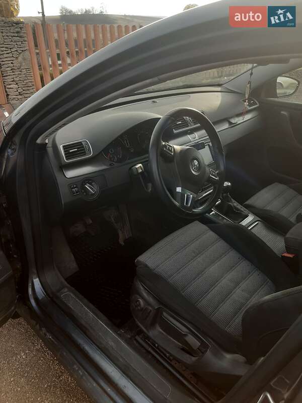 Универсал Volkswagen Passat 2011 в Ровно