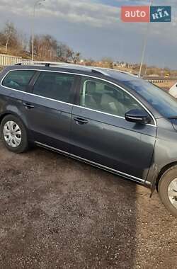 Універсал Volkswagen Passat 2011 в 