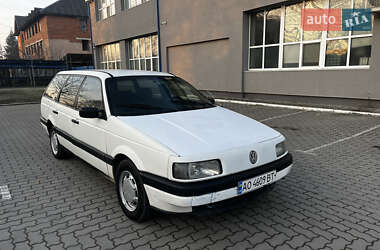 Универсал Volkswagen Passat 1989 в Виноградове