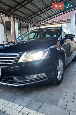 Универсал Volkswagen Passat 2012 в Хусте