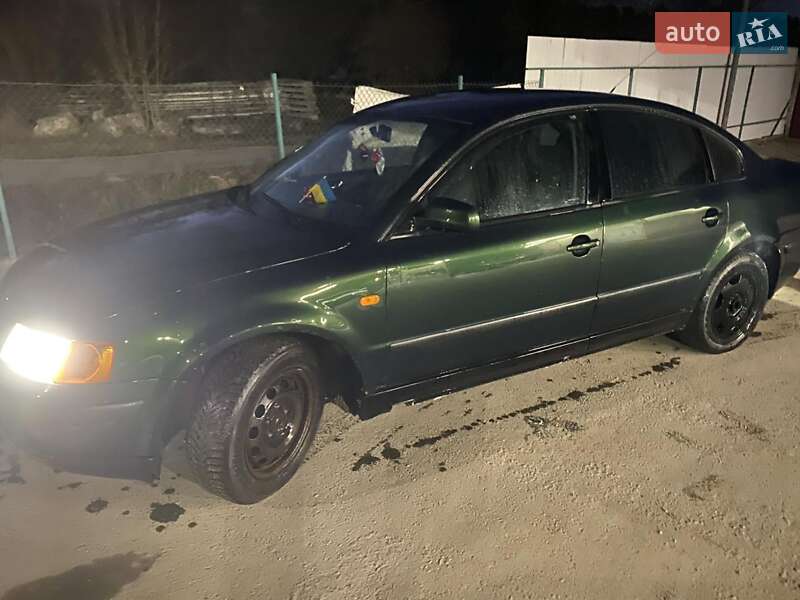 Седан Volkswagen Passat 1997 в Радивилове