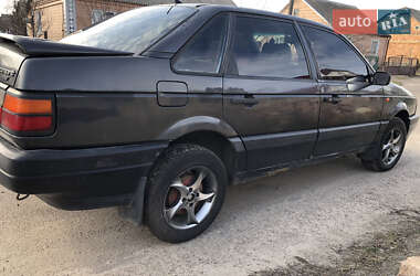 Седан Volkswagen Passat 1990 в 
