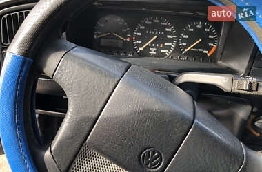 Седан Volkswagen Passat 1990 в 
