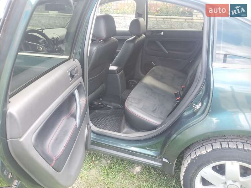 Седан Volkswagen Passat 2005 в Ананьеве