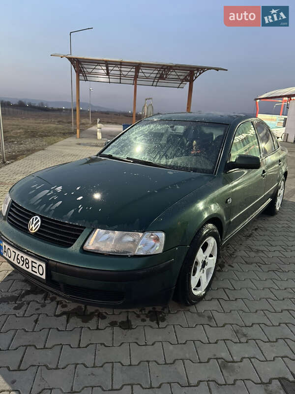 Седан Volkswagen Passat 2000 в 