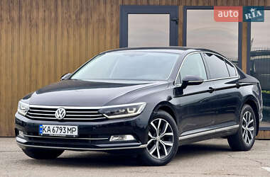 Седан Volkswagen Passat 2018 в Киеве