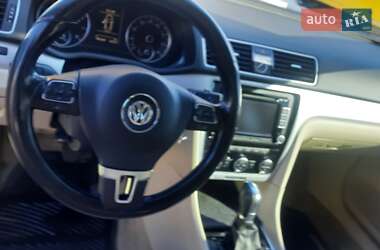 Седан Volkswagen Passat 2012 в Киеве