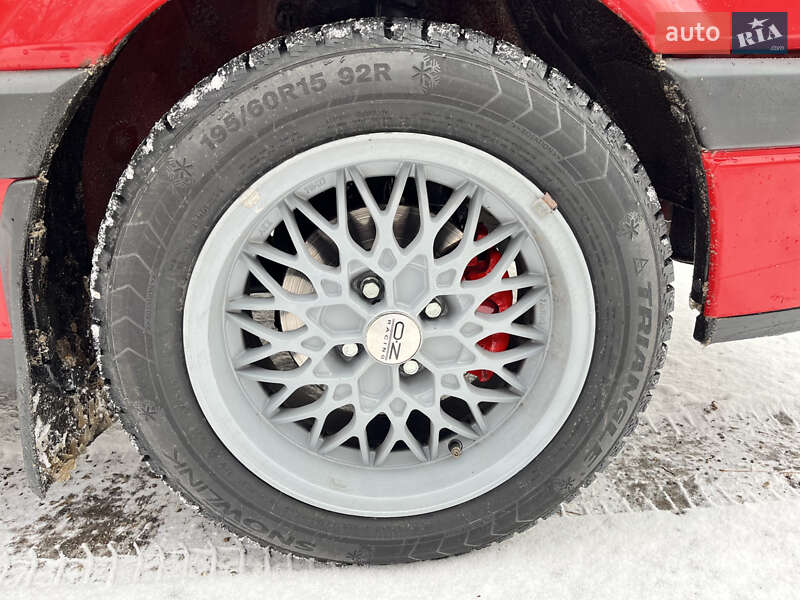 Седан Volkswagen Passat 1989 в Києві