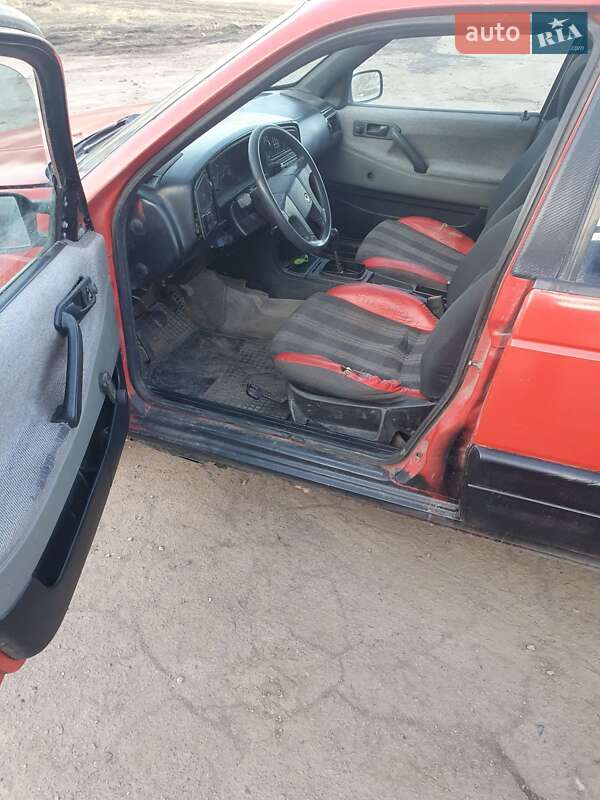 Універсал Volkswagen Passat 1989 в Криничках