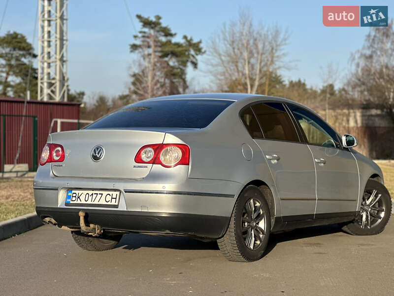 Седан Volkswagen Passat 2007 в Сарнах