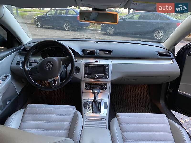 Универсал Volkswagen Passat 2010 в Киеве