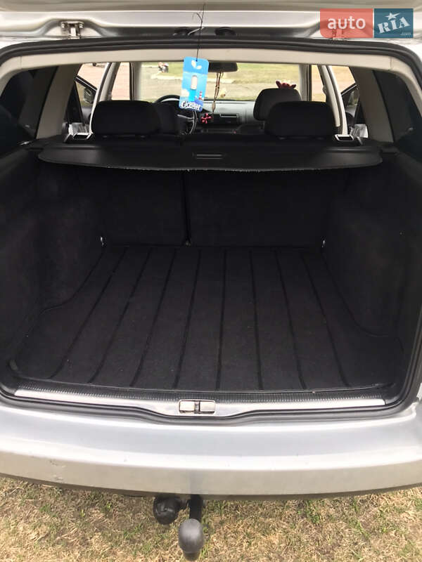 Універсал Volkswagen Passat 2001 в Окнах