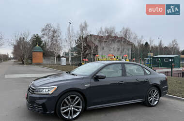 Седан Volkswagen Passat 2017 в 