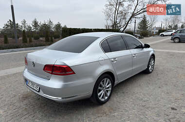 Седан Volkswagen Passat 2014 в Дніпрі