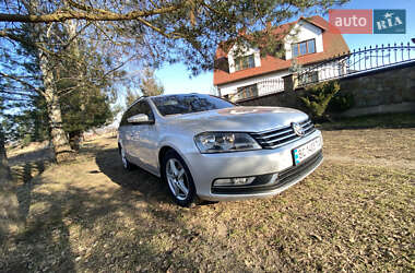 Универсал Volkswagen Passat 2011 в 