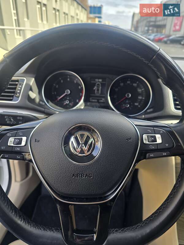 Седан Volkswagen Passat 2017 в Киеве фото 11 Седан Volkswagen Passat 2017 в Киеве