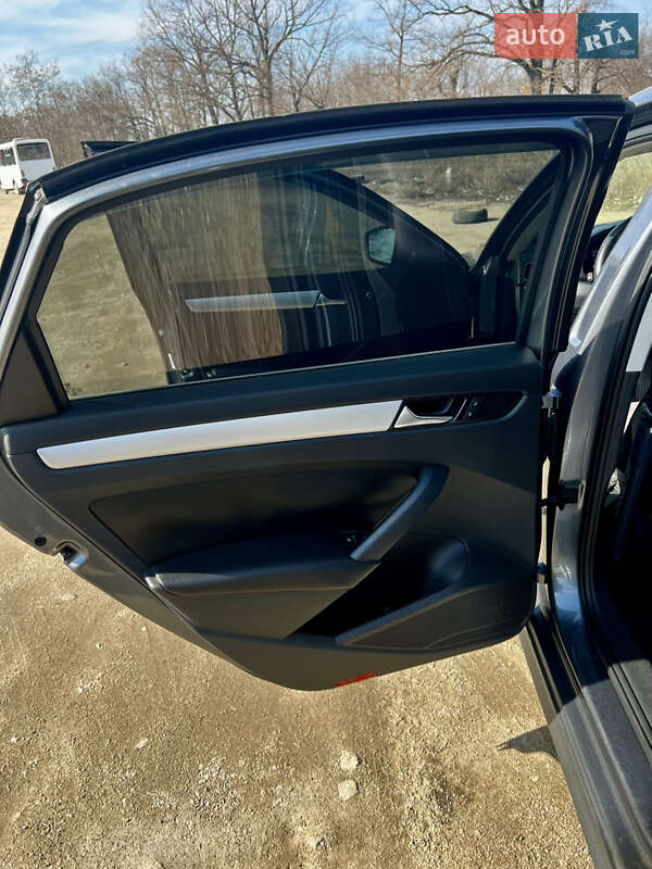 Седан Volkswagen Passat 2012 в Кропивницком