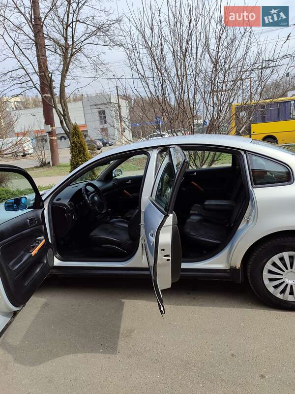 Седан Volkswagen Passat 1998 в Дніпрі