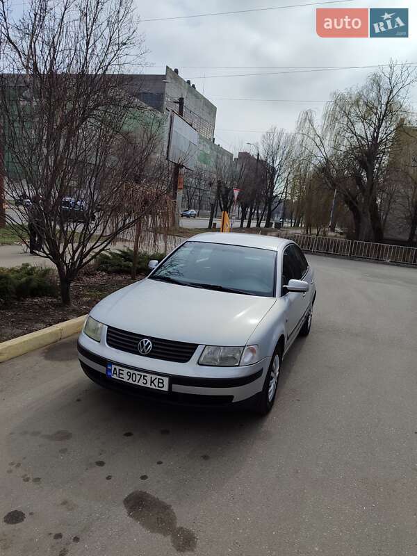 Седан Volkswagen Passat 1998 в Дніпрі