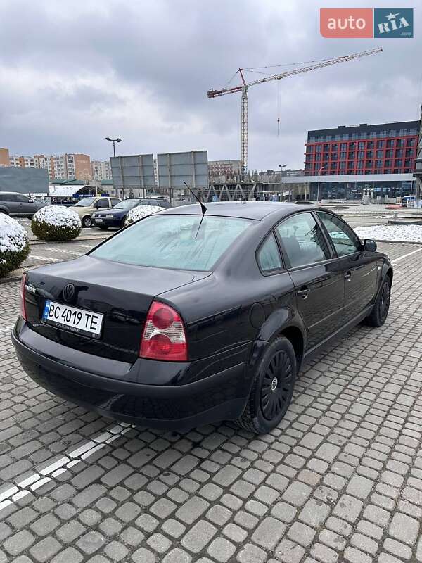 Седан Volkswagen Passat 2003 в Львове